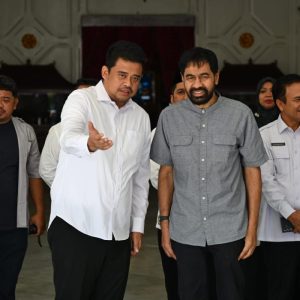 Mualem Tinggalkan Bobby Saat Bahas 4 Pulau Aceh yang di Caplok Sumut